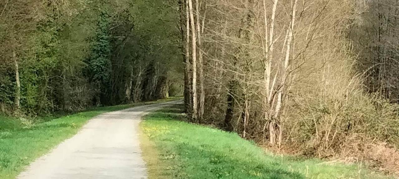 Les Secrets Du Val Bed & Breakfast Notre-Dame-du-Touchet Eksteriør bilde